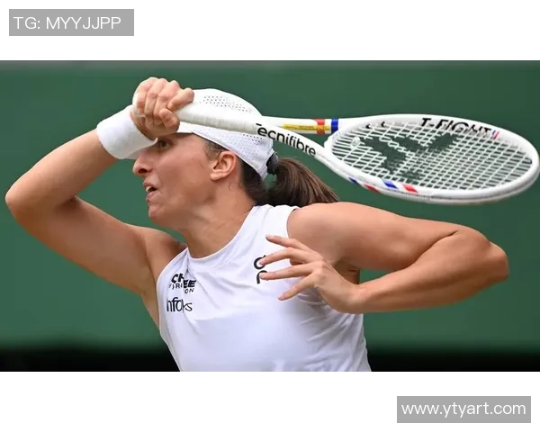 足球明星亲临温网赛场感受网球魅力与激情对决的精彩瞬间