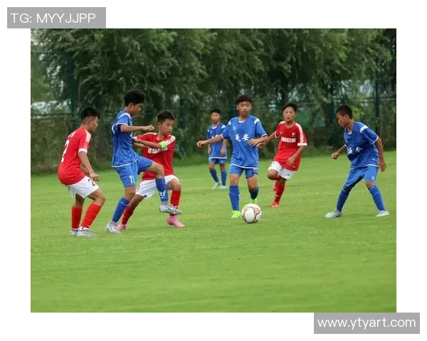 足球明星魅力尽显精美照片壁纸让你随时感受绿茵场上的激情与荣耀